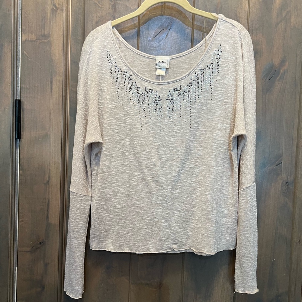 #1254. Daytrip Cream Lightweight Pullover Sweater w/Sequin & Rhinestones. Size S